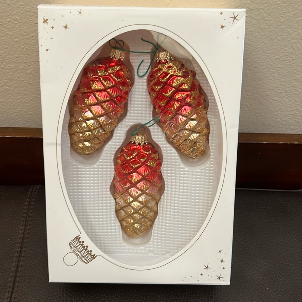 Vtg Christmas Pinecone Ornaments in Glittery Red & Gold Design - Set of 3